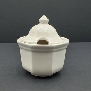 Pfaltzgraff Heritage White Covered Sugar Bowl with Notched Lid Spoon Cutout